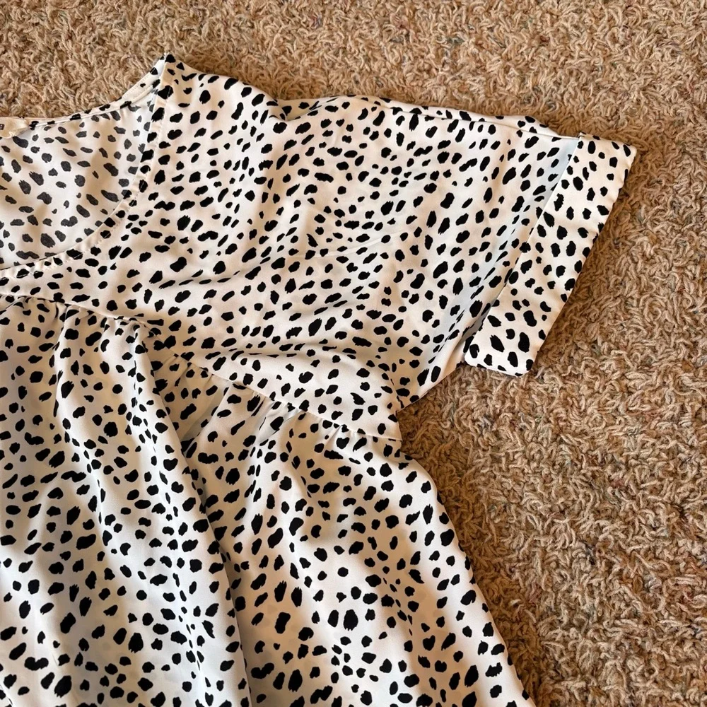 White and Black Animal Leopard Print Blouse - Women’s Size Small - Picture 4 of 6